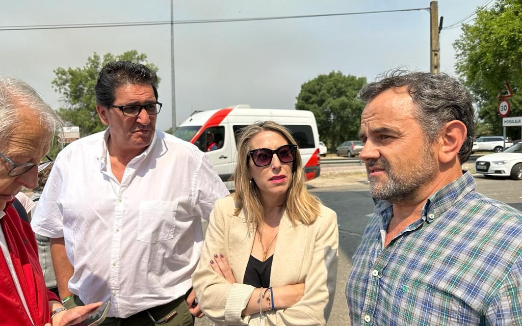 María Guardiola: “Es muy doloroso ver otra vez nuestra tierra asolada por el fuego”