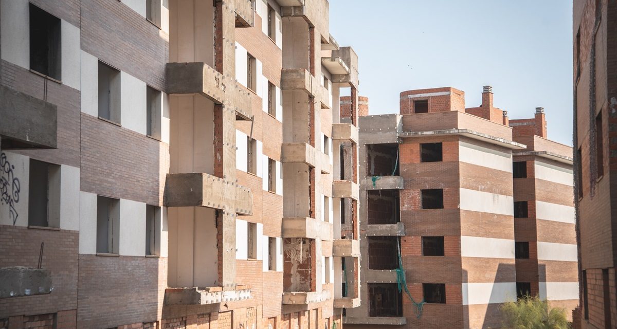 Un grupo empresarial andaluz finalizará las viviendas inacabadas de la Avenida del Prado