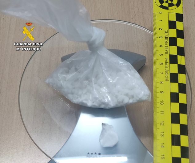 Dos detenidos al ser pillados en el coche con una bolsa que tenía 360 dosis de cocaína