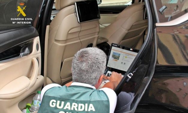 Sorprendida una mujer china vecina de Mérida por piratear redes para hacerse con las respuestas del examen de conducir