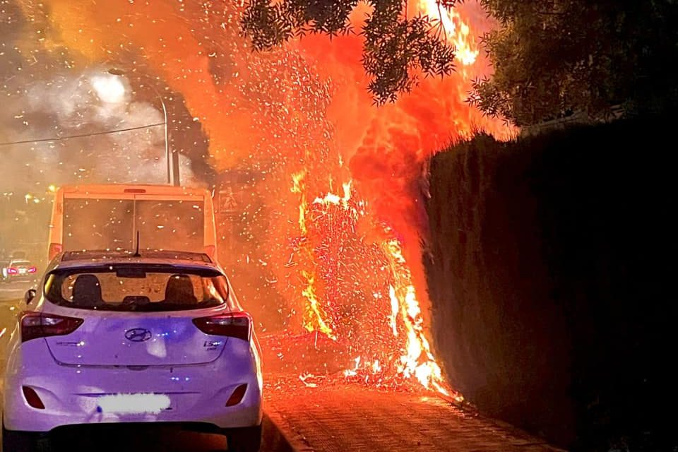 DESTACADO: Investigan un nuevo incendio que calcina dos vehículos en Plasencia