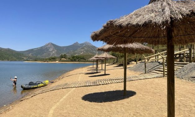 Descubre la nueva playa dulce con bandera azul de Extremadura en la que te bañarás este verano
