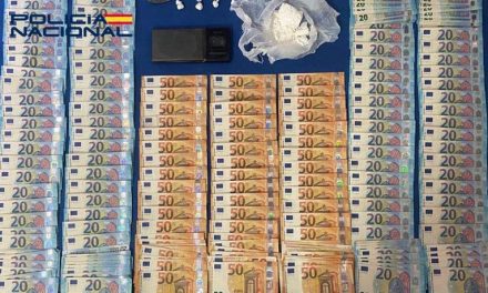 La Policía Nacional detiene a tres personas por vender cocaína a domicilio