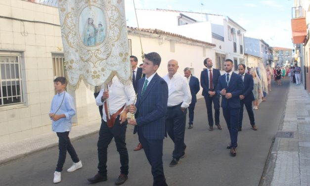 GALERÍA: Múltiples muestras de fervor en Moraleja en la procesión en honor a la Virgen de la Vega