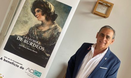 El cauriense José María Martín presenta en Cáceres su libro «La Lechera de Burdeos»