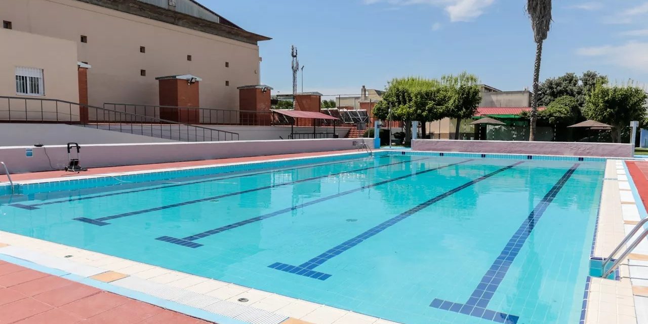 Las cuatro piscinas municipales de Mérida ya están funcionando tras la apertura de la del Complejo Argentina