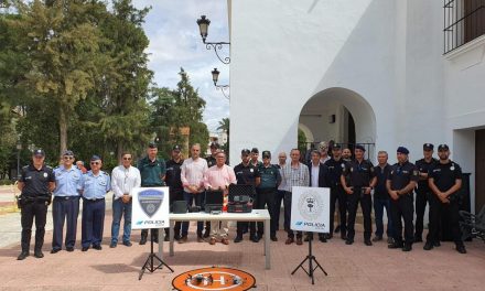 Acto de presentación de la unidad aérea de la Policía Local de Almendralejo