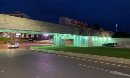 Villanueva se ilumina de verde conmemorando el Dia Mundial de la ELA