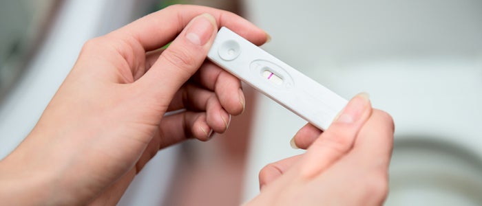 Los farmacéuticos extremeños alertan de la venta de test de embarazo ilegales en internet