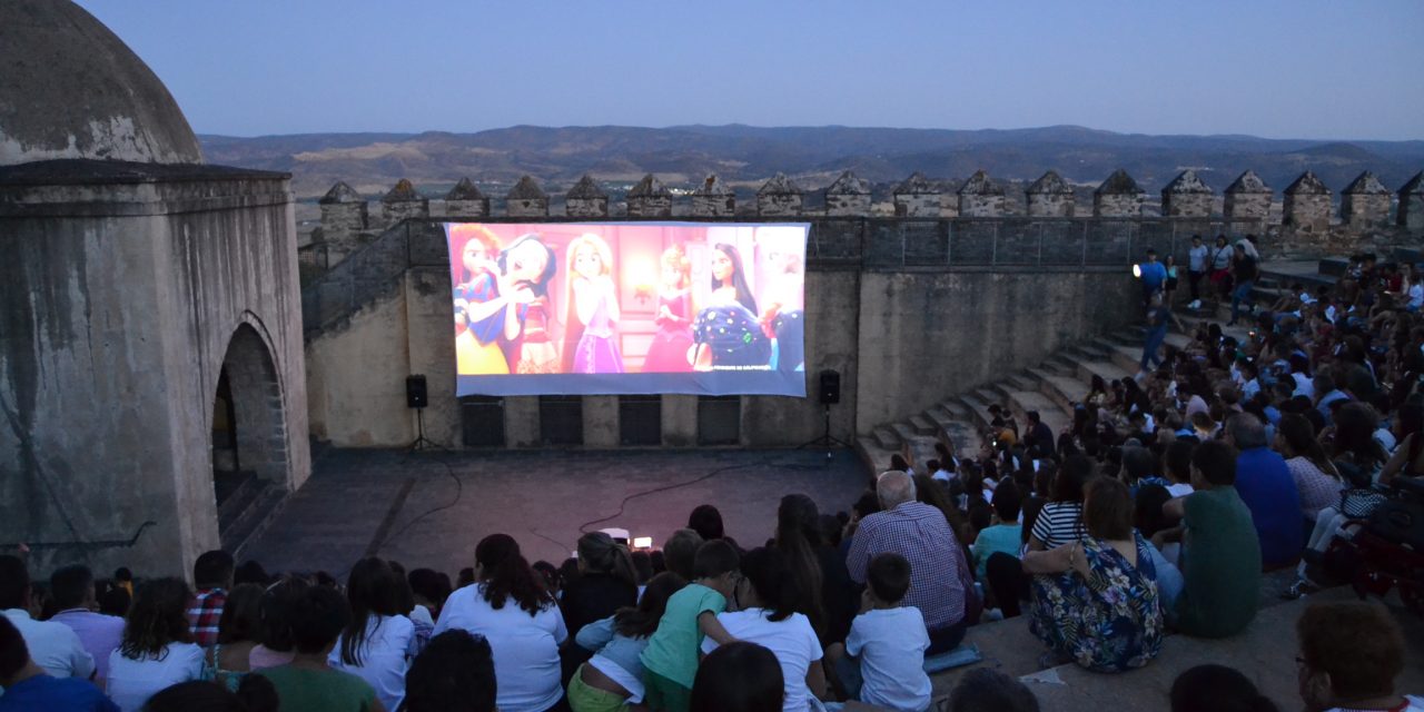 El cine de verano vuelve a Jerez de los Caballeros durante el mes de agosto
