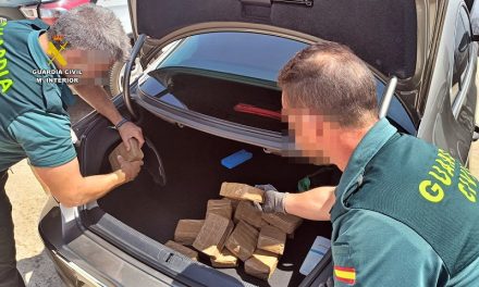 Pillan a un hombre con más de 62.000 dosis de hachís ocultas en su vehículo