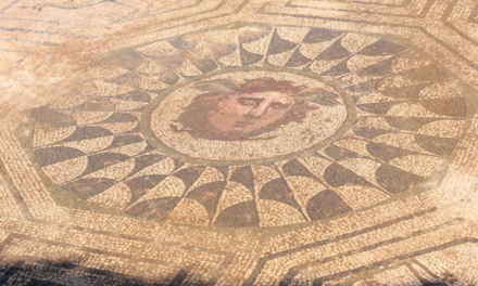 Las excavaciones en La Huerta de Otero de Mérida sacan a la luz el gran mosaico de Medusa