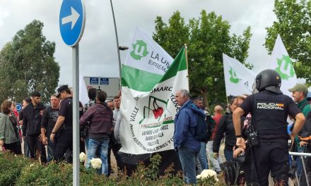 Agricultores y ganaderos extremeños protestan en Madrid para pedir al Gobierno ayudas por la sequía