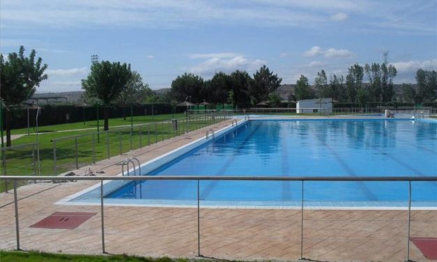 La piscina municipal de Navalmoral de la Mata pierde 45.000 litros diarios