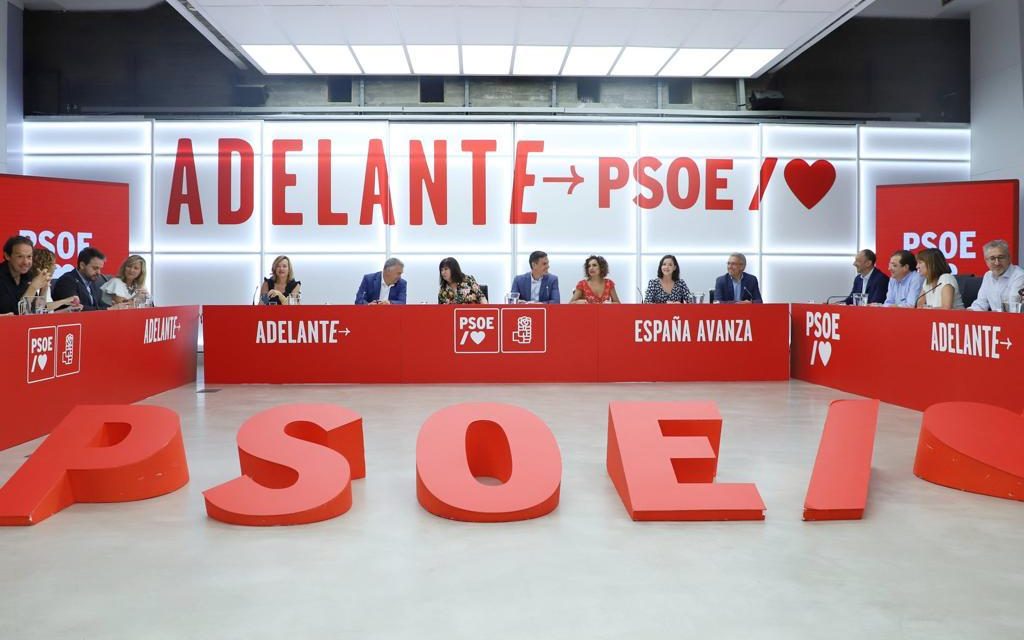 El PSOE propone a Fernández Vara para una de las vicepresidencias del Senado