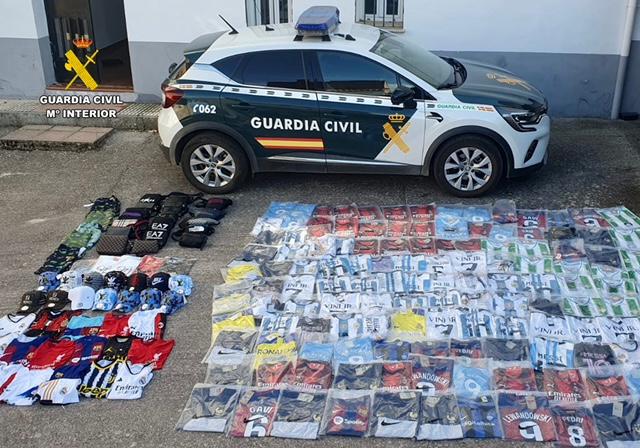 La Guardia Civil investiga a dos hombres en Miajadas por la venta de artículos falsificados