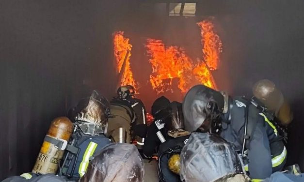 Un incendio registrado este martes calcina totalmente una vivienda en Plasencia