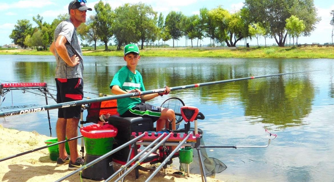 Dos jóvenes deportistas extremeños triunfan en el Campeonato de España de Pesca celebrado en Toledo