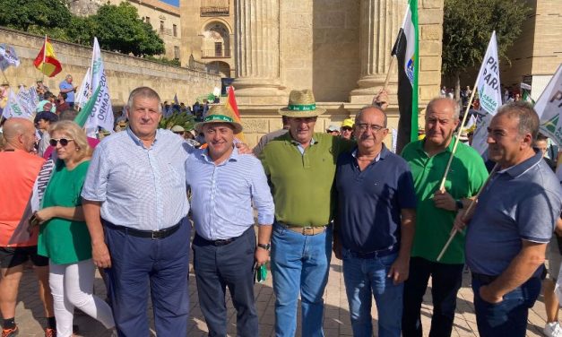 Apag Extremadura defiende los intereses de agricultores y ganaderos extremeños en Córdoba