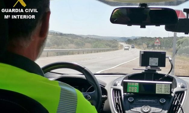 Tráfico pilla a un conductor circulando en Extremadura a 179 km/h en una zona limitada a 80