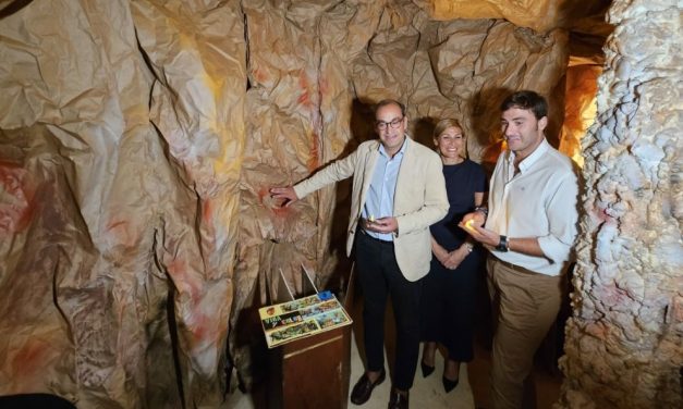 El Ayuntamiento de Cáceres invita a los escolares a visitar la recreación de la Cueva de Maltravieso