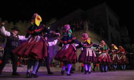El pleno del Ayuntamiento de Cáceres aprueba «El Redoble» como himno de la ciudad