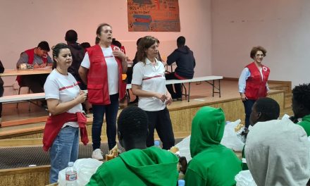Cruz Roja en Extremadura gestiona la atención a las personas migrantes del centro habilitado en Mérida
