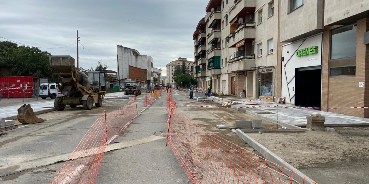 Casi finalizada la primera fase de las obras de remodelación de la avenida Alfonso VII de Coria