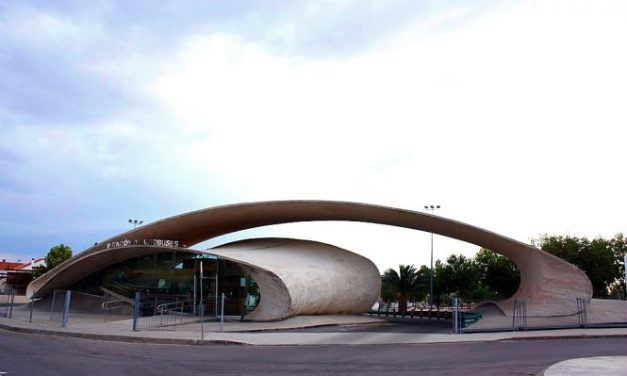 La estación de autobuses de Casar de Cáceres promociona la arquitectura rural de vanguardia