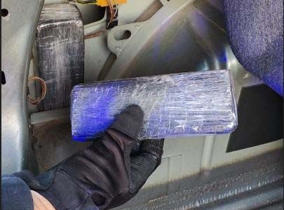 La Policía Nacional detiene a un hombre que llevaba más de un kilo de heroína en su vehículo