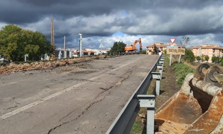 El tráfico ferroviario se paraliza por la rotura de una tubería de gas en las obras de Adif en Navalmoral