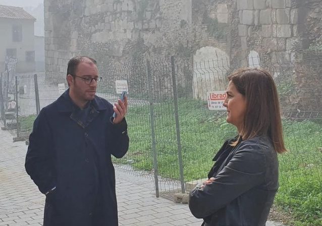 Arqueólogos y arquitectos analizan la intervención en el tramo final de la Muralla de Coria
