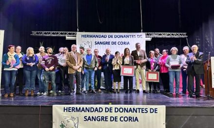 Dos ciudadanos de Torrejoncillo son reconocidos como «grandes donantes» de sangre de España