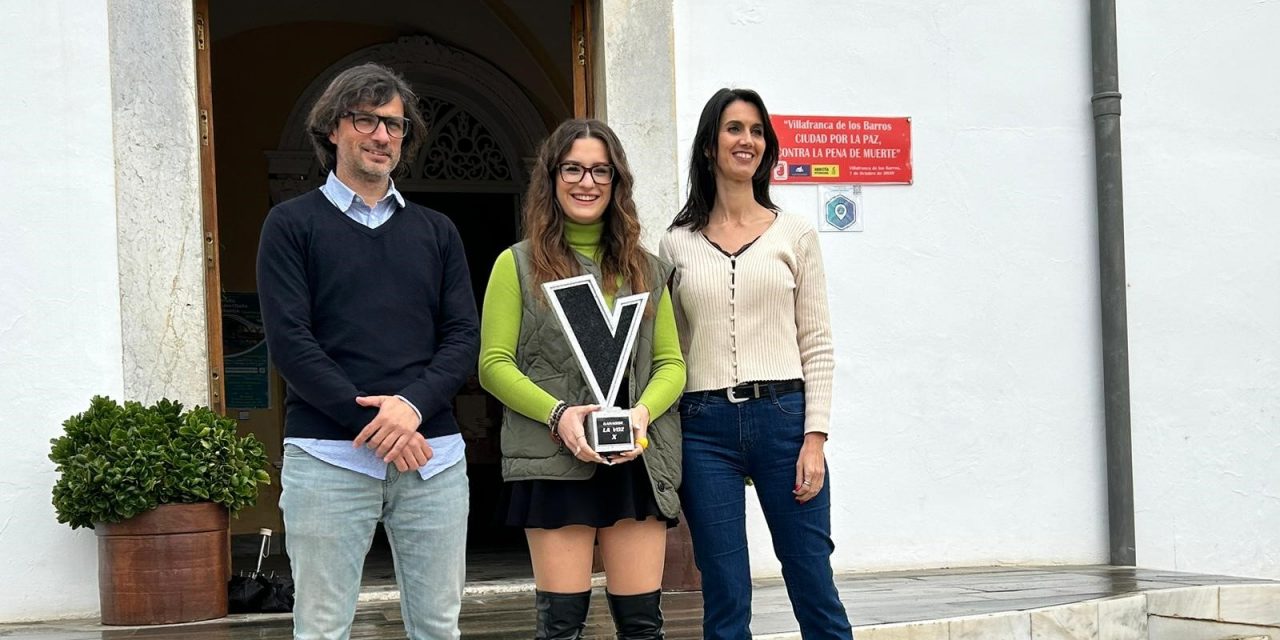 Elsa Tortonda, ganadora de La Voz, recibe una calurosa bienvenida en Villafranca de los Barros