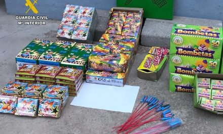 La Guardia Civil inspecciona la venta de artículos pirotécnicos en la provincia de Cáceres