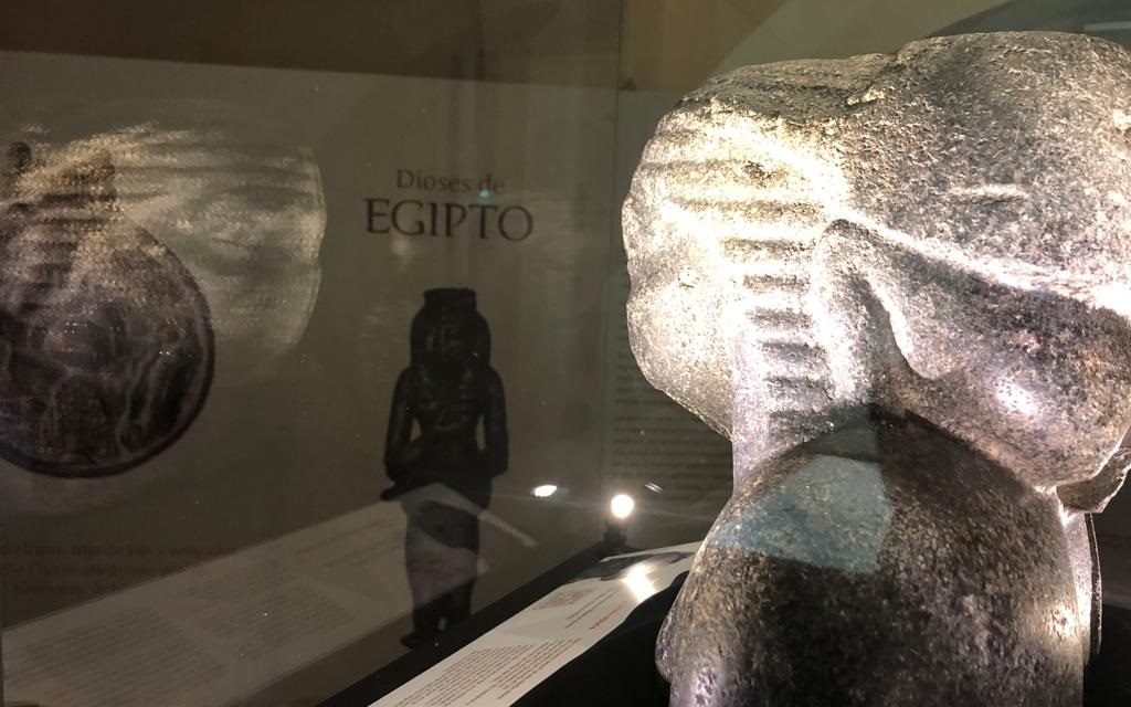 El Museo Arqueológico de Badajoz reúne en una exposición piezas de la civilización egipcia