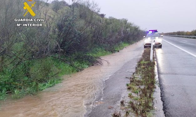 La lluvia en Extremadura provoca incidencias en numerosas carreteras de la región