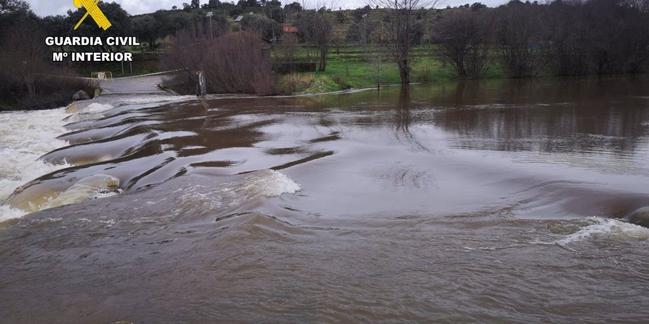 Abierta 7 días después la vía que une Zarza la Mayor con Portugal que se cerró por inundaciones