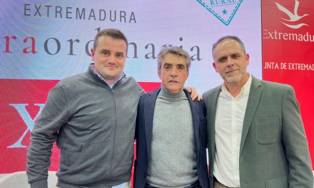 César Herrero y Victorino Martín se unen en Fitur para impulsar el turismo taurino en Moraleja