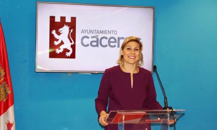 Raquel Preciados deja la concejalía de Turismo de Cáceres que asume Tirso Leal