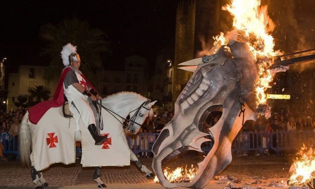 El Ayuntamiento de Cáceres repartirá 2.400 euros en premios para los ganadores del Concurso de Dragones