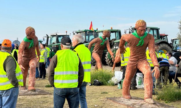 GALERIA: Así ha sido la protesta de los agricultores en Extremadura