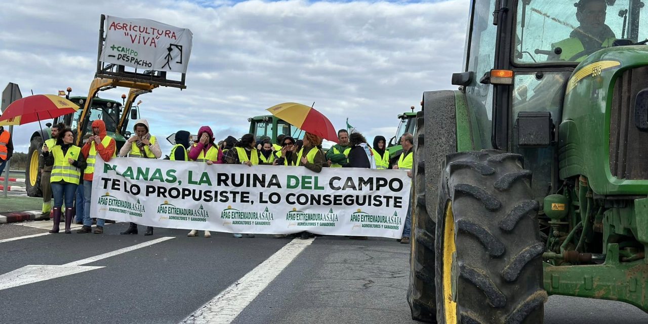 Una tractorada saldrá de Extremadura para protestar el día 14 a las puertas del Ministerio