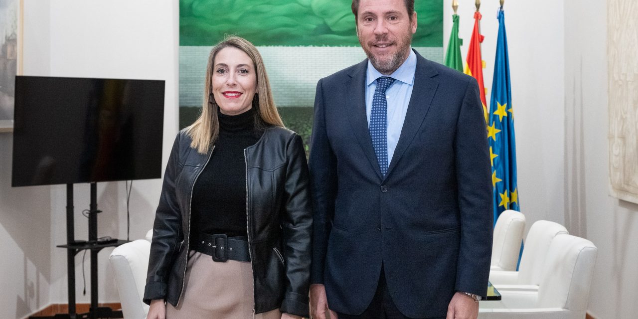 Guardiola recuerda al ministro Puente que la conexión por autovía entre Cáceres y Badajoz es prioritaria