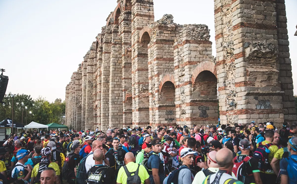 Las Millas Romanas reunirán a mil corredores el viernes en Mérida