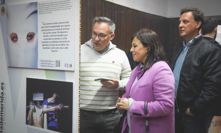 La sede de la Junta de Cofradías de Mérida acoge la exposición “Deteniendo el tiempo”