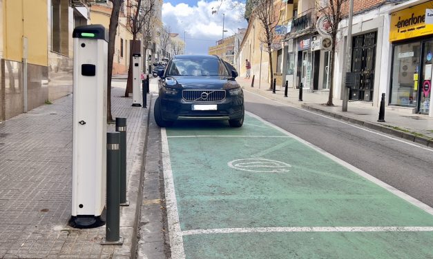 Instalados dos nuevos puntos de recarga semi-rápida para vehículos eléctricos en Mérida