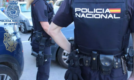 Detenido un joven de 20 años por los destrozos en la sede del PSOE en Almendralejo