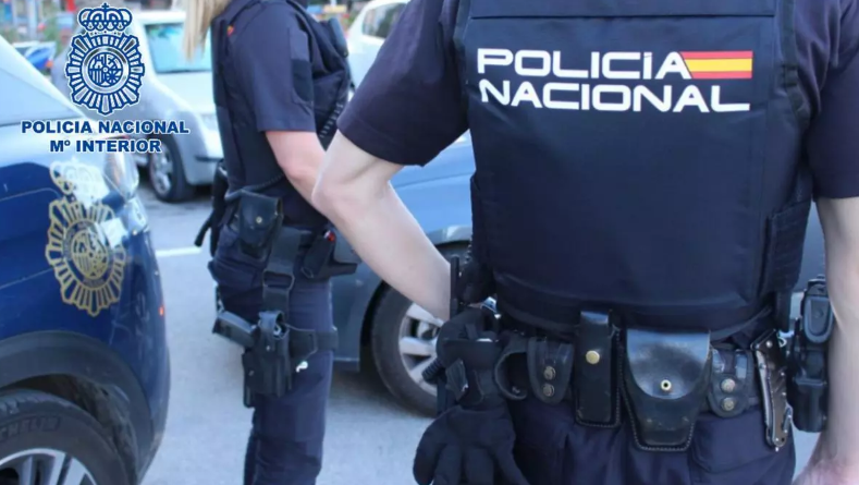Detenido un joven de 20 años por los destrozos en la sede del PSOE en Almendralejo