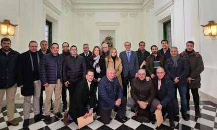 El alcalde de Cáceres recibe a la Unión de Cofradías para ultimar los detalles de la Semana Santa